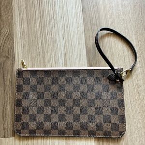 Louis Vuitton Neverfull clutch